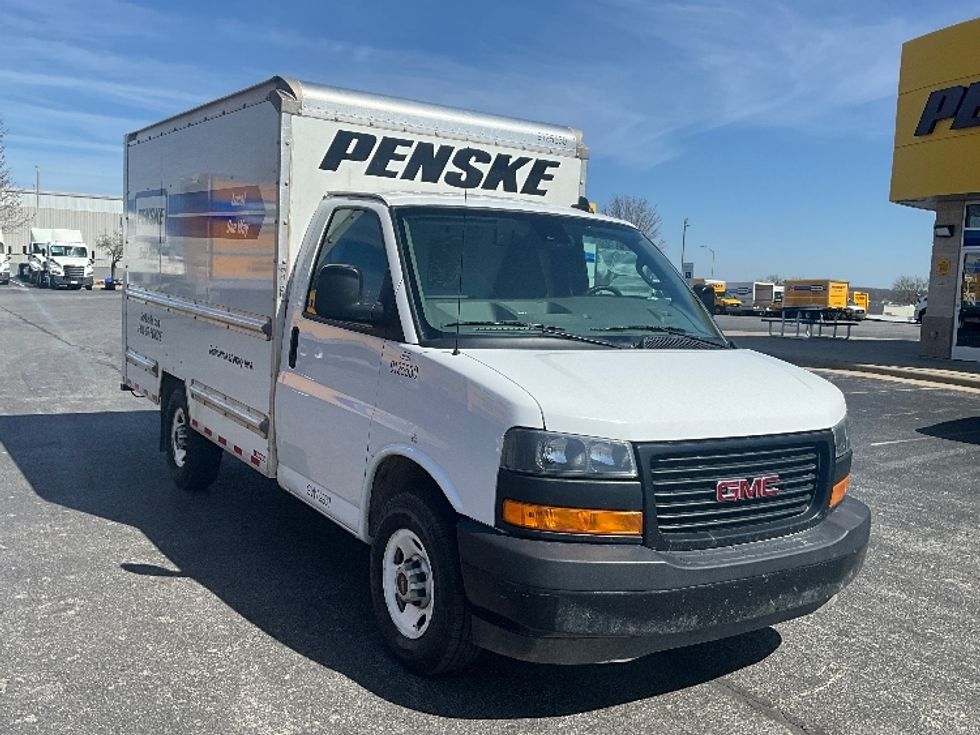 Light Duty Box Truck-Light and Medium Duty Trucks-GMC-2021-Savana G33503-Louisville-KY-130,028\n\t\tmiles-$ 25,000 - Image 1
