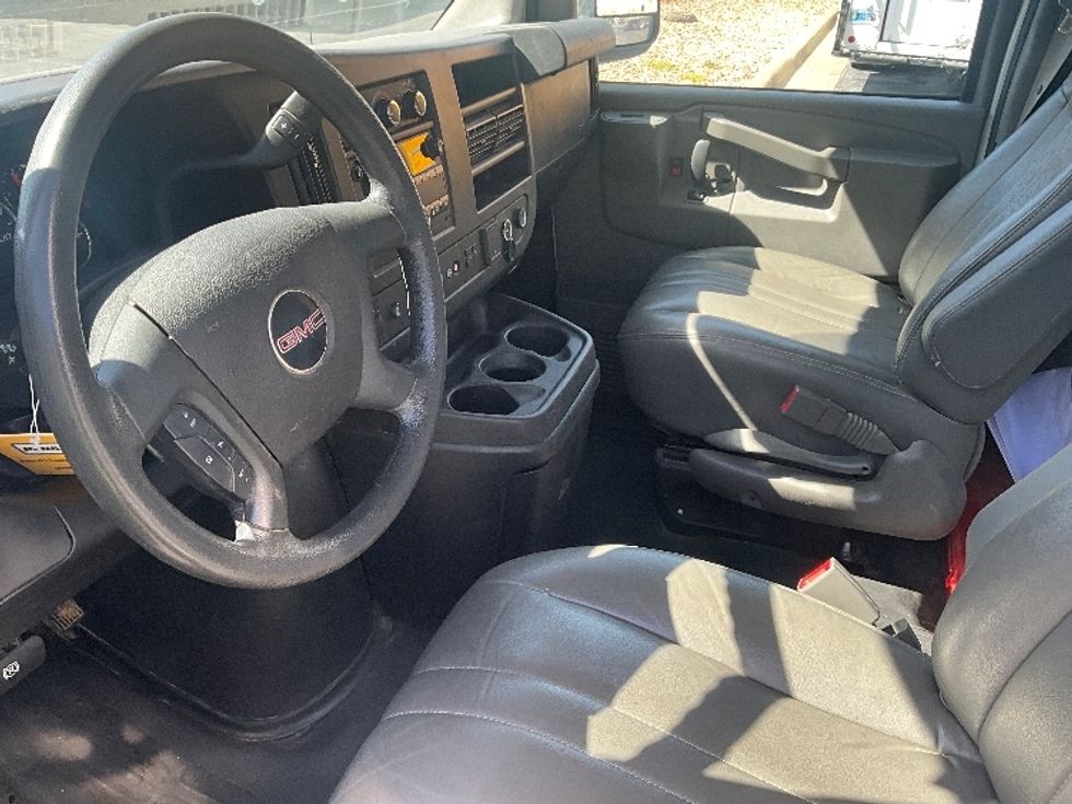 Light Duty Box Truck-Light and Medium Duty Trucks-GMC-2021-Savana G33503-Louisville-KY-130,028\n\t\tmiles-$ 25,000 - Image 15
