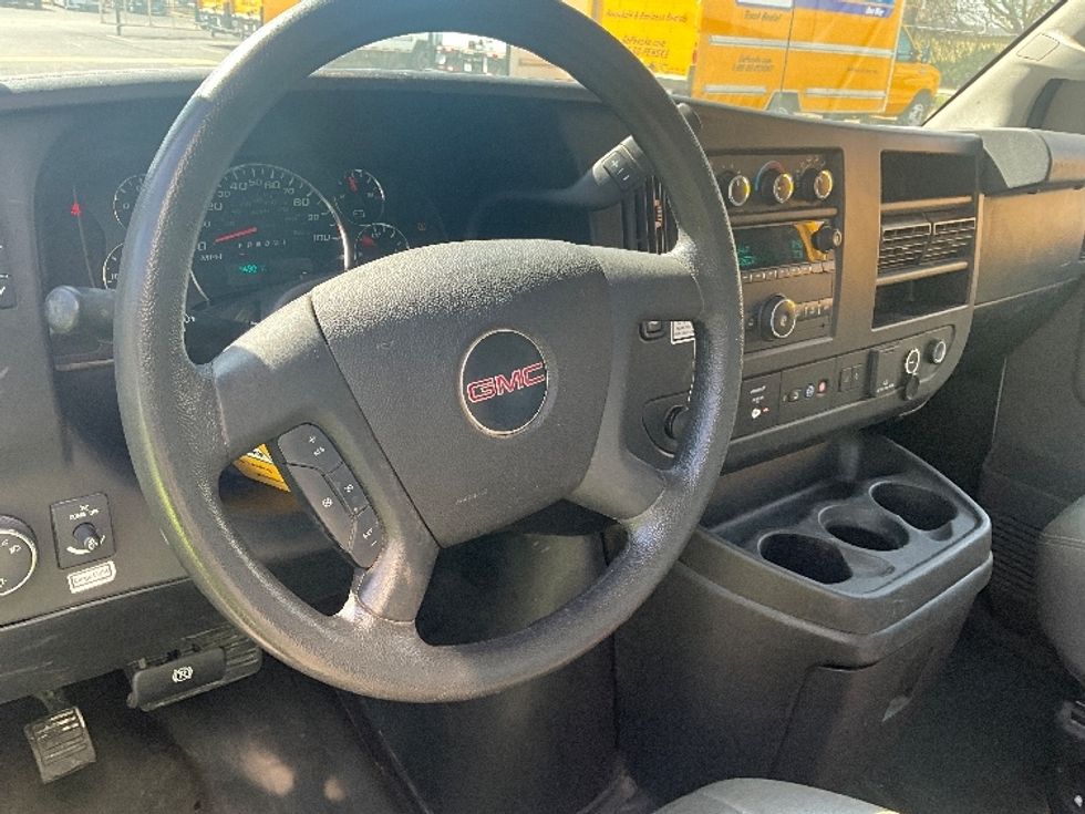 Light Duty Box Truck-Light and Medium Duty Trucks-GMC-2021-Savana G33503-Louisville-KY-130,028\n\t\tmiles-$ 25,000 - Image 16