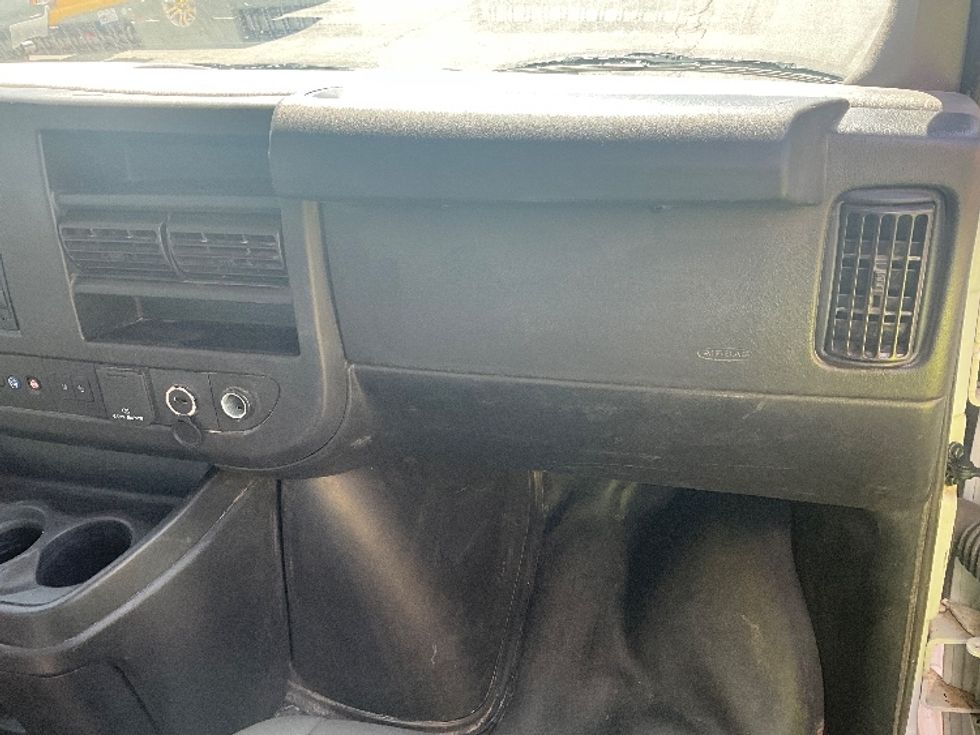 Light Duty Box Truck-Light and Medium Duty Trucks-GMC-2021-Savana G33503-Louisville-KY-130,028\n\t\tmiles-$ 25,000 - Image 19