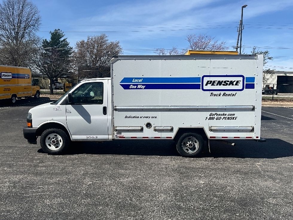 Light Duty Box Truck-Light and Medium Duty Trucks-GMC-2021-Savana G33503-Louisville-KY-130,028\n\t\tmiles-$ 25,000 - Image 4