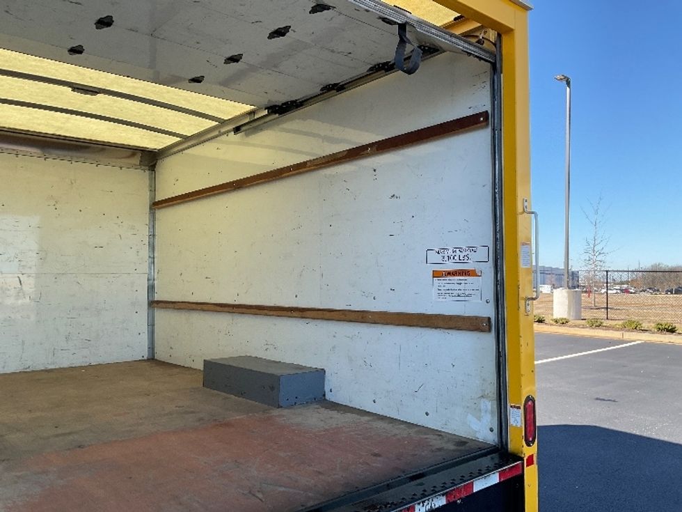 Light Duty Box Truck-Light and Medium Duty Trucks-GMC-2021-Savana G33503-Madison-AL-107,731\n\t\tmiles-$ 26,750 - Image 11