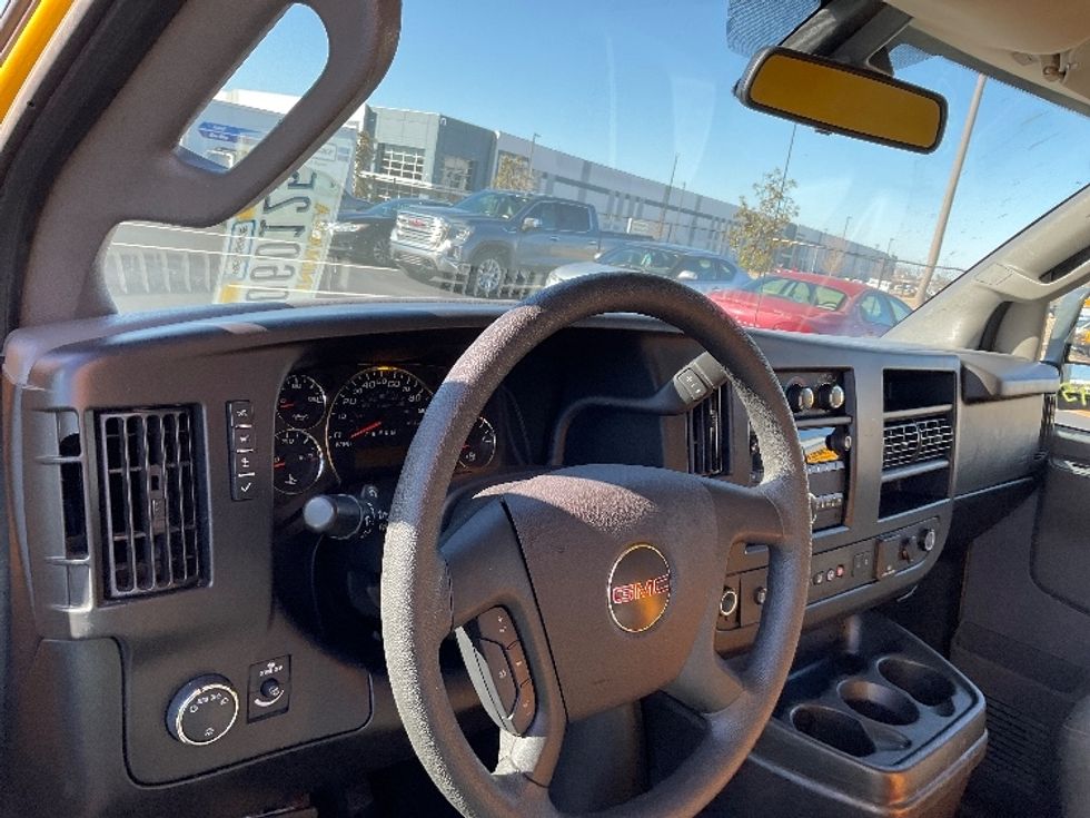 Light Duty Box Truck-Light and Medium Duty Trucks-GMC-2021-Savana G33503-Madison-AL-107,731\n\t\tmiles-$ 26,750 - Image 16