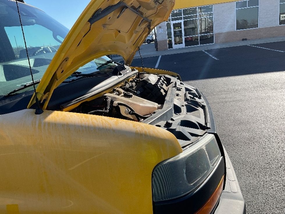 Light Duty Box Truck-Light and Medium Duty Trucks-GMC-2021-Savana G33503-Madison-AL-107,731\n\t\tmiles-$ 26,750 - Image 22