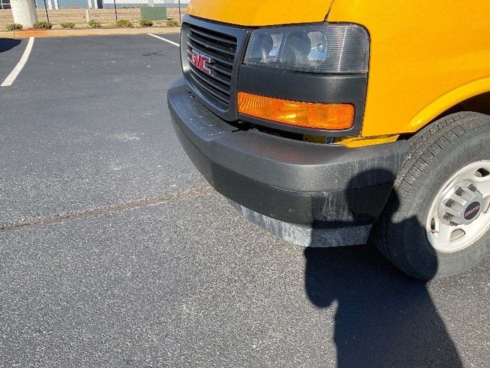 Light Duty Box Truck-Light and Medium Duty Trucks-GMC-2021-Savana G33503-Madison-AL-107,731\n\t\tmiles-$ 26,750 - Image 24