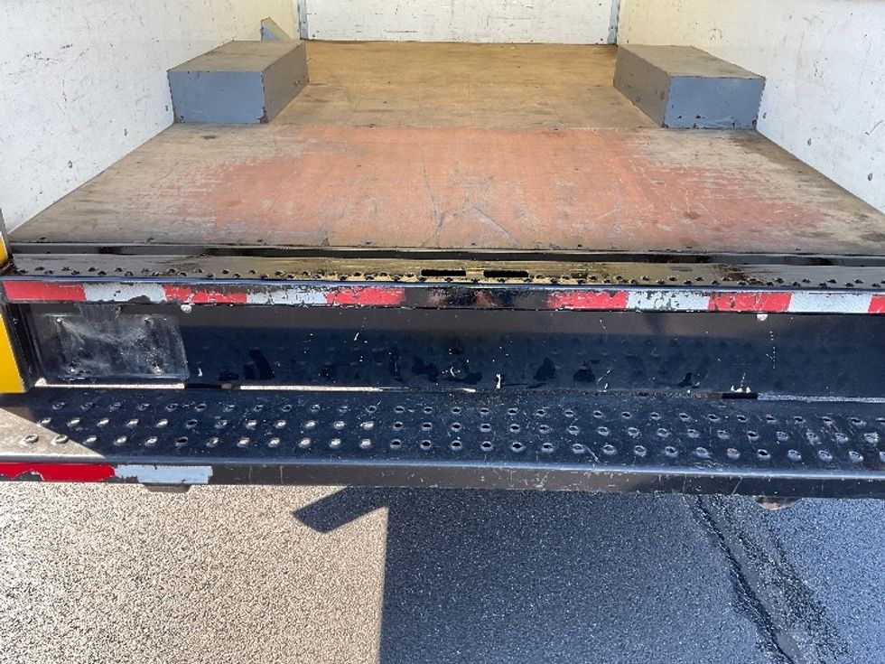 Light Duty Box Truck-Light and Medium Duty Trucks-GMC-2021-Savana G33503-Madison-AL-107,731\n\t\tmiles-$ 26,750 - Image 9