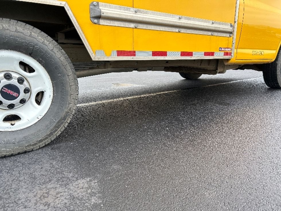 Light Duty Box Truck-Light and Medium Duty Trucks-GMC-2021-Savana G33503-Madison-AL-108,646\n\t\tmiles-$ 26,500 - Image 13