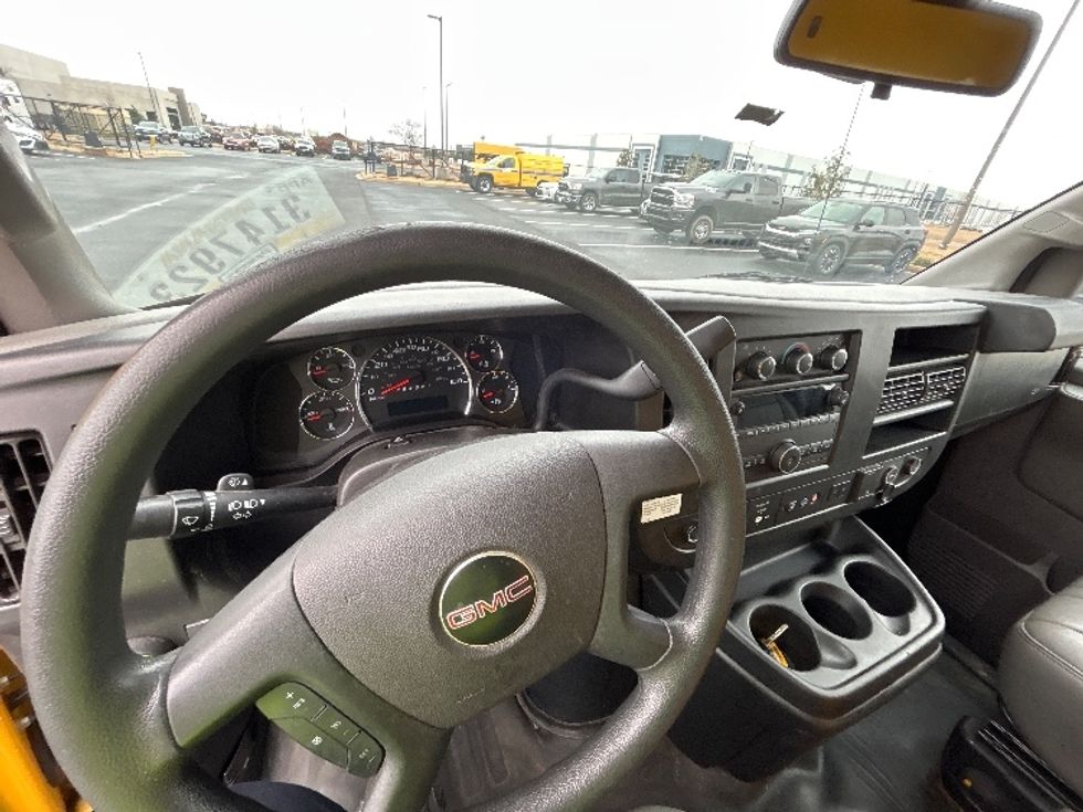 Light Duty Box Truck-Light and Medium Duty Trucks-GMC-2021-Savana G33503-Madison-AL-108,646\n\t\tmiles-$ 26,500 - Image 17