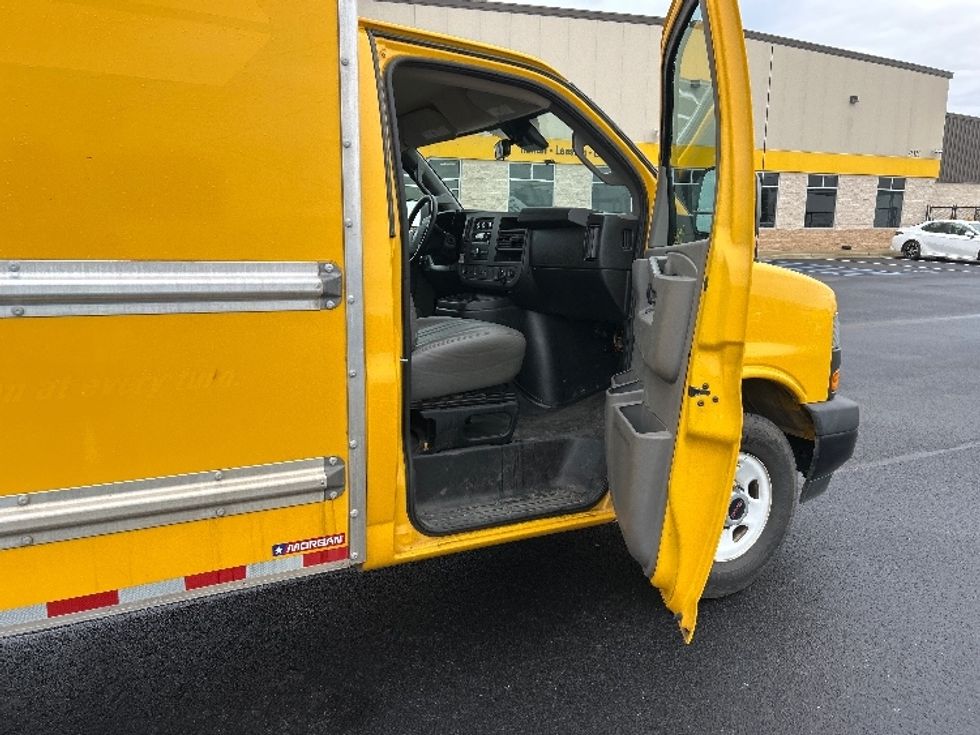 Light Duty Box Truck-Light and Medium Duty Trucks-GMC-2021-Savana G33503-Madison-AL-108,646\n\t\tmiles-$ 26,500 - Image 19