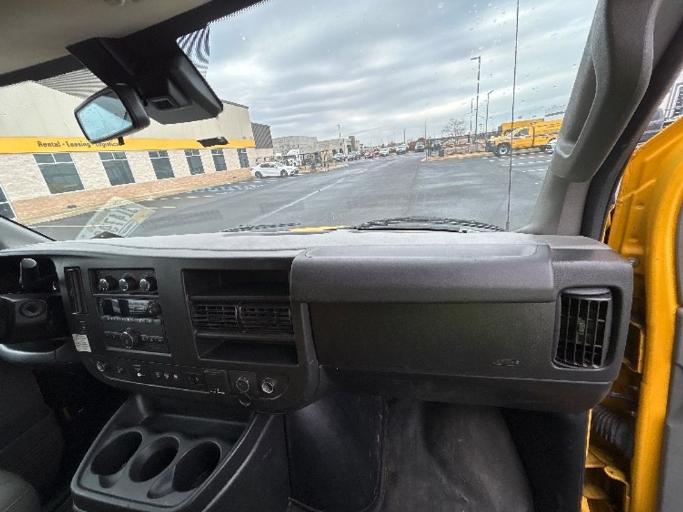 Light Duty Box Truck-Light and Medium Duty Trucks-GMC-2021-Savana G33503-Madison-AL-108,646\n\t\tmiles-$ 26,500 - Image 20