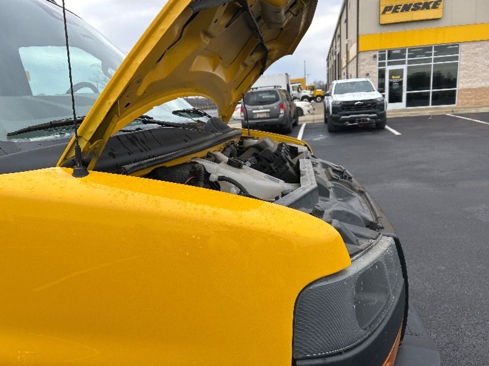 Light Duty Box Truck-Light and Medium Duty Trucks-GMC-2021-Savana G33503-Madison-AL-108,646\n\t\tmiles-$ 26,500 - Image 22