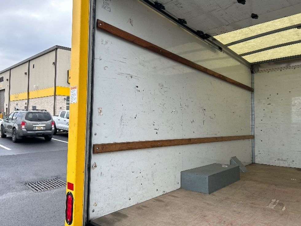 Light Duty Box Truck-Light and Medium Duty Trucks-GMC-2021-Savana G33503-Madison-AL-108,646\n\t\tmiles-$ 26,500 - Image 7