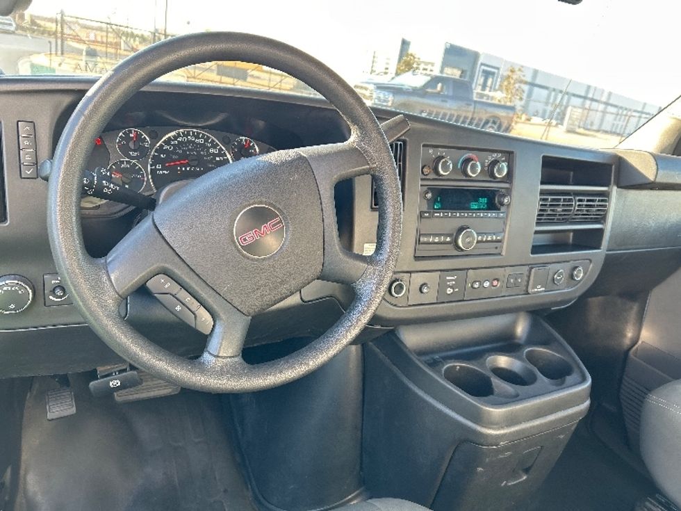 Light Duty Box Truck-Light and Medium Duty Trucks-GMC-2021-Savana G33503-Madison-AL-118,350\n\t\tmiles-$ 28,000 - Image 16