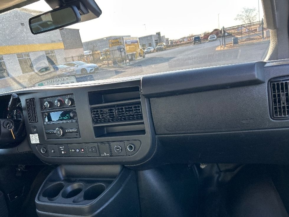 Light Duty Box Truck-Light and Medium Duty Trucks-GMC-2021-Savana G33503-Madison-AL-118,350\n\t\tmiles-$ 28,000 - Image 19