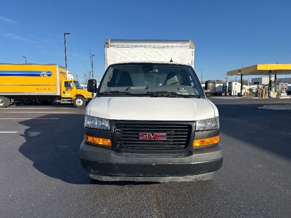 Light Duty Box Truck-Light and Medium Duty Trucks-GMC-2021-Savana G33503-Madison-AL-118,350\n\t\tmiles-$ 28,000 - Image 2