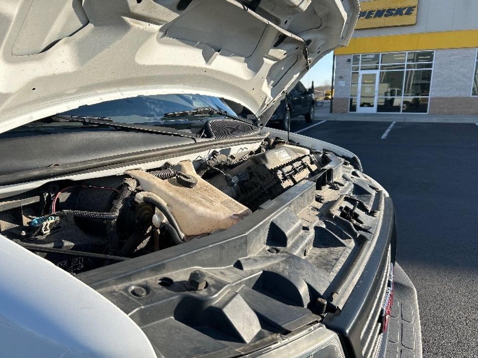 Light Duty Box Truck-Light and Medium Duty Trucks-GMC-2021-Savana G33503-Madison-AL-118,350\n\t\tmiles-$ 28,000 - Image 22