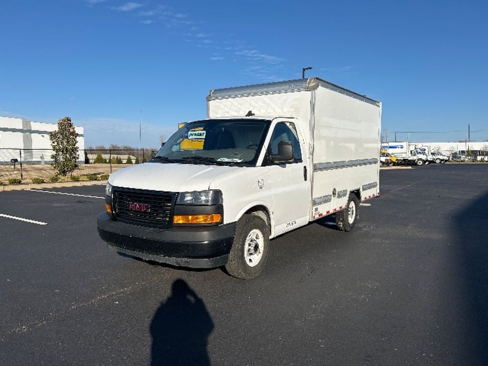 Light Duty Box Truck-Light and Medium Duty Trucks-GMC-2021-Savana G33503-Madison-AL-118,350\n\t\tmiles-$ 28,000 - Image 3