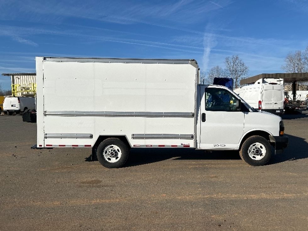 Light Duty Box Truck-Light and Medium Duty Trucks-GMC-2021-Savana G33503-Mebane-NC-104,105\n\t\tmiles-$ 30,250 - Image 15
