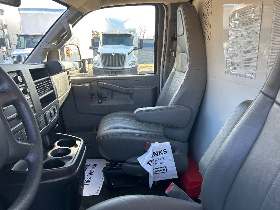 Light Duty Box Truck-Light and Medium Duty Trucks-GMC-2021-Savana G33503-Mebane-NC-104,105\n\t\tmiles-$ 30,250 - Image 19