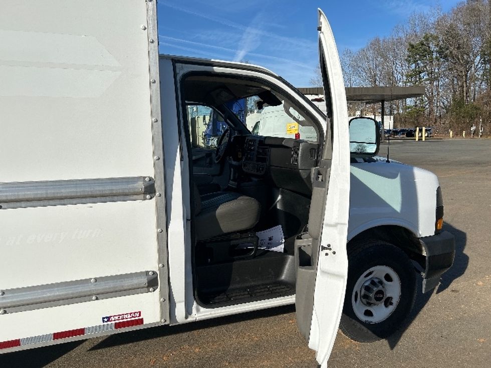 Light Duty Box Truck-Light and Medium Duty Trucks-GMC-2021-Savana G33503-Mebane-NC-104,105\n\t\tmiles-$ 30,250 - Image 20