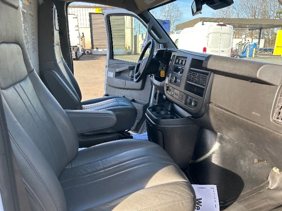 Light Duty Box Truck-Light and Medium Duty Trucks-GMC-2021-Savana G33503-Mebane-NC-104,105\n\t\tmiles-$ 30,250 - Image 22