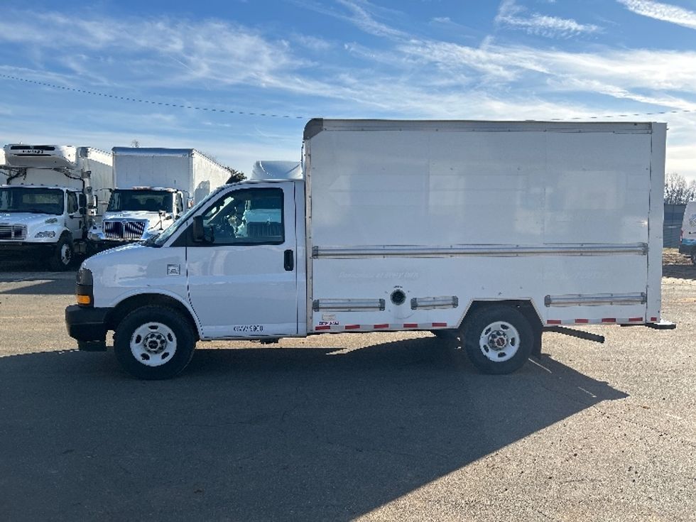 Light Duty Box Truck-Light and Medium Duty Trucks-GMC-2021-Savana G33503-Mebane-NC-104,105\n\t\tmiles-$ 30,250 - Image 4