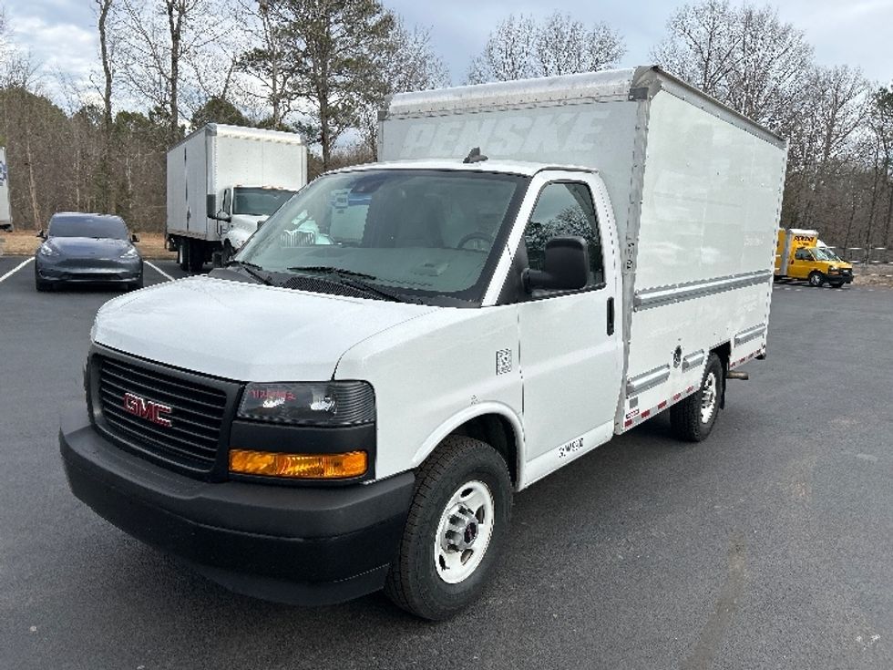 Light Duty Box Truck-Light and Medium Duty Trucks-GMC-2021-Savana G33503-Mebane-NC-104,990\n\t\tmiles-$ 30,000 - Image 3