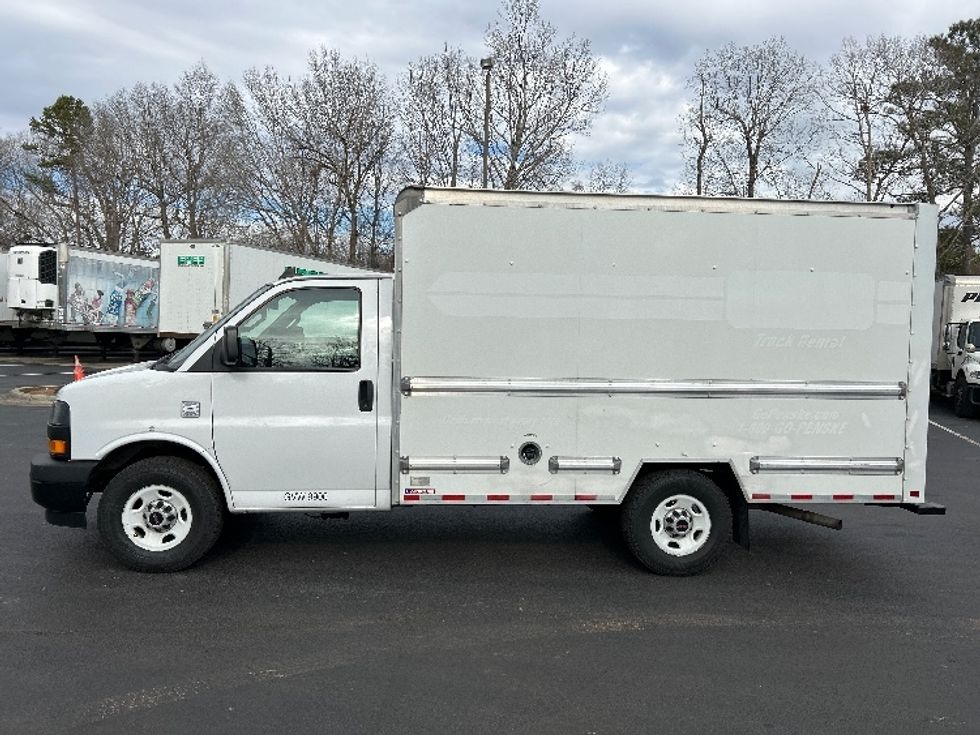 Light Duty Box Truck-Light and Medium Duty Trucks-GMC-2021-Savana G33503-Mebane-NC-104,990\n\t\tmiles-$ 30,000 - Image 4