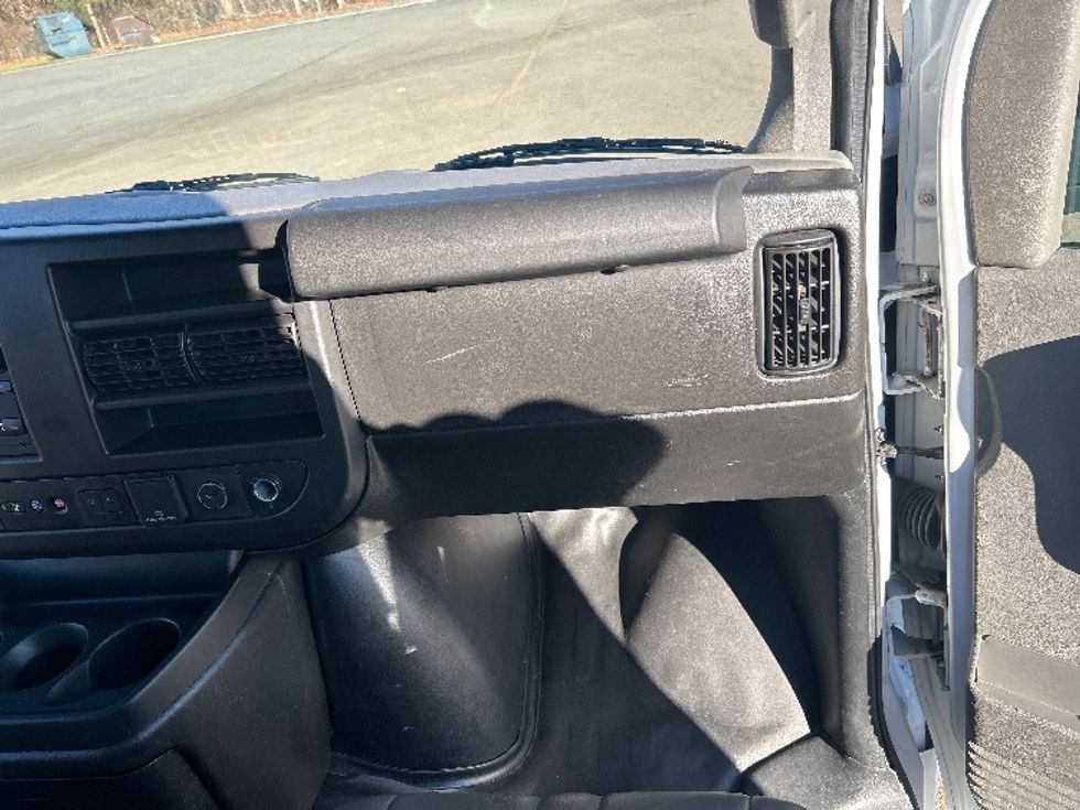 Light Duty Box Truck-Light and Medium Duty Trucks-GMC-2021-Savana G33503-Mebane-NC-107,382\n\t\tmiles-$ 29,750 - Image 21