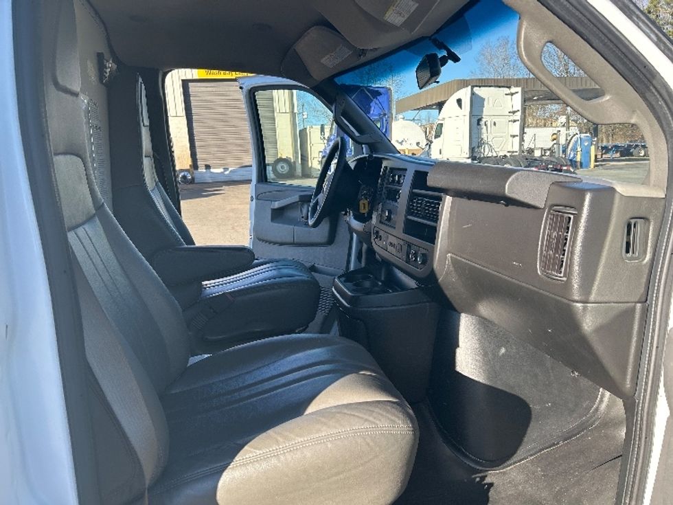 Light Duty Box Truck-Light and Medium Duty Trucks-GMC-2021-Savana G33503-Mebane-NC-107,382\n\t\tmiles-$ 29,750 - Image 22