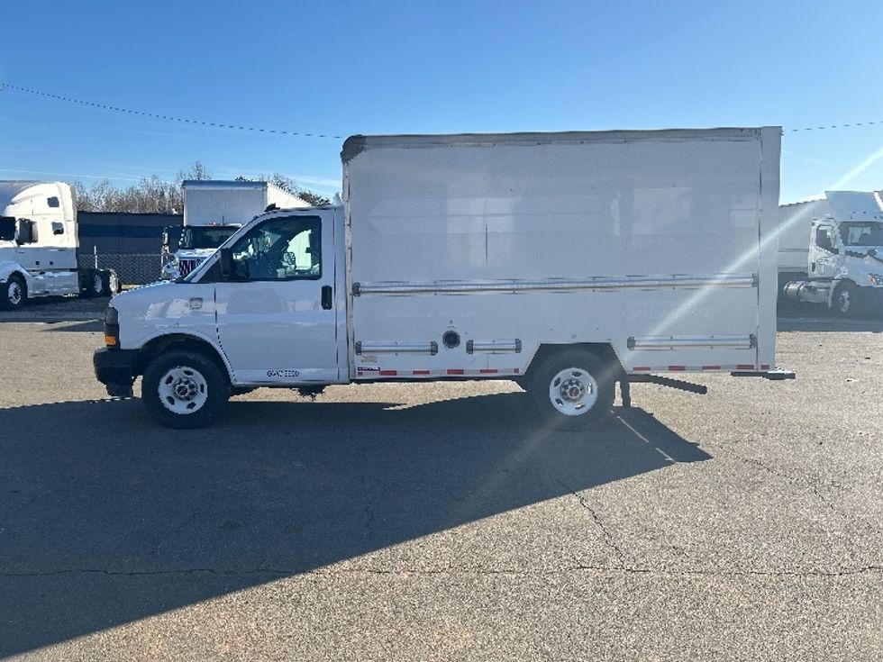 Light Duty Box Truck-Light and Medium Duty Trucks-GMC-2021-Savana G33503-Mebane-NC-107,382\n\t\tmiles-$ 29,750 - Image 4