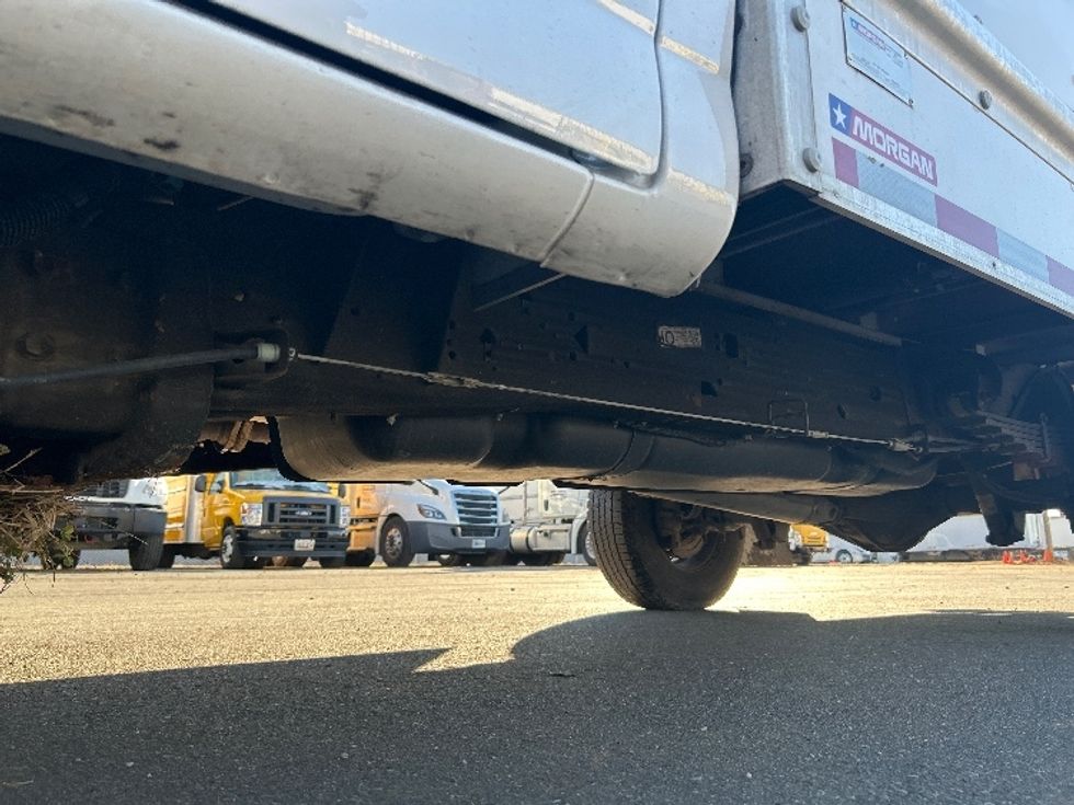 Light Duty Box Truck-Light and Medium Duty Trucks-GMC-2021-Savana G33503-Mebane-NC-107,382\n\t\tmiles-$ 29,750 - Image 5