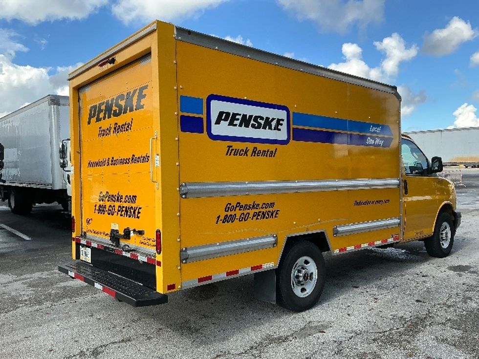 Light Duty Box Truck-Light and Medium Duty Trucks-GMC-2021-Savana G33503-Medley-FL-115,606\n\t\tmiles-$ 24,750 - Image 13