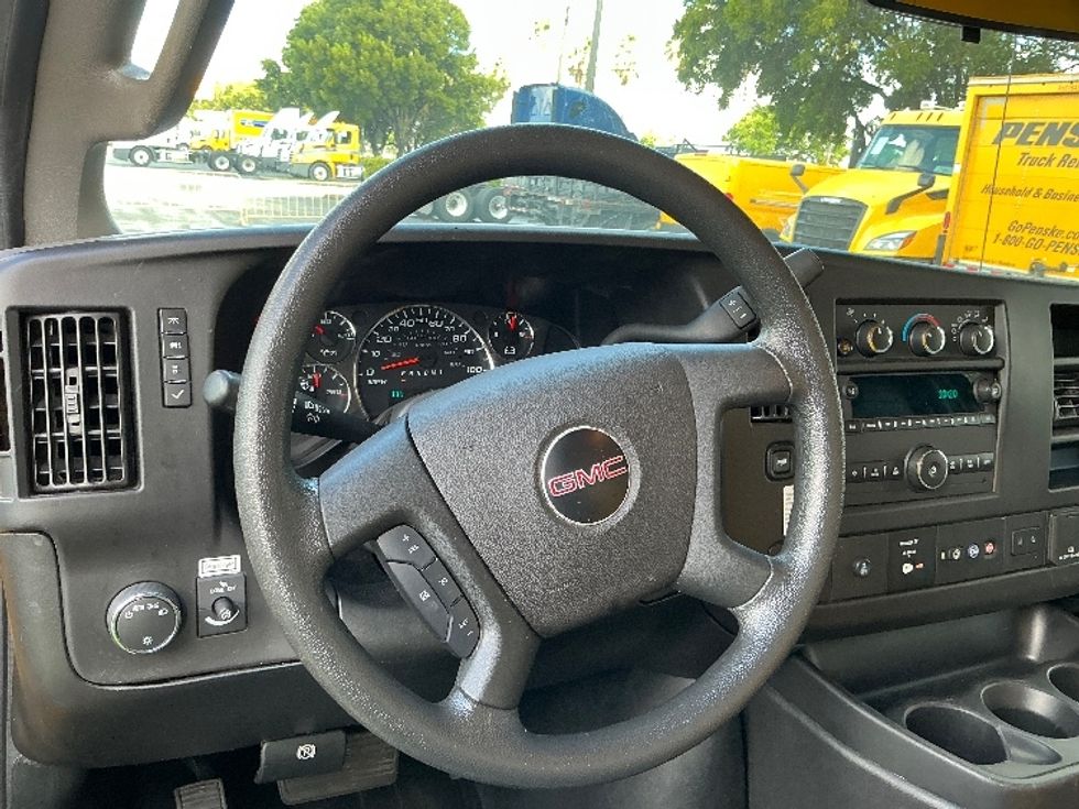 Light Duty Box Truck-Light and Medium Duty Trucks-GMC-2021-Savana G33503-Medley-FL-115,606\n\t\tmiles-$ 24,750 - Image 18