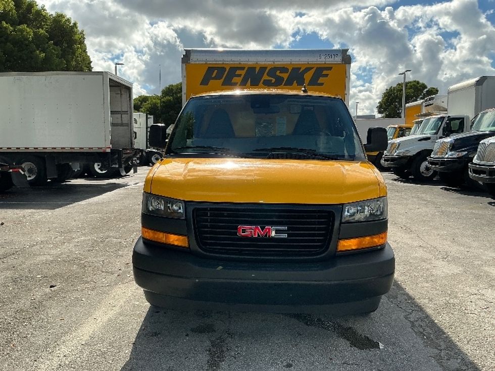 Light Duty Box Truck-Light and Medium Duty Trucks-GMC-2021-Savana G33503-Medley-FL-115,606\n\t\tmiles-$ 24,750 - Image 2