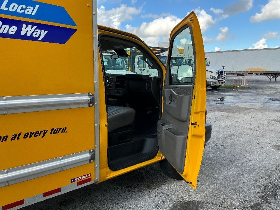Light Duty Box Truck-Light and Medium Duty Trucks-GMC-2021-Savana G33503-Medley-FL-115,606\n\t\tmiles-$ 24,750 - Image 20