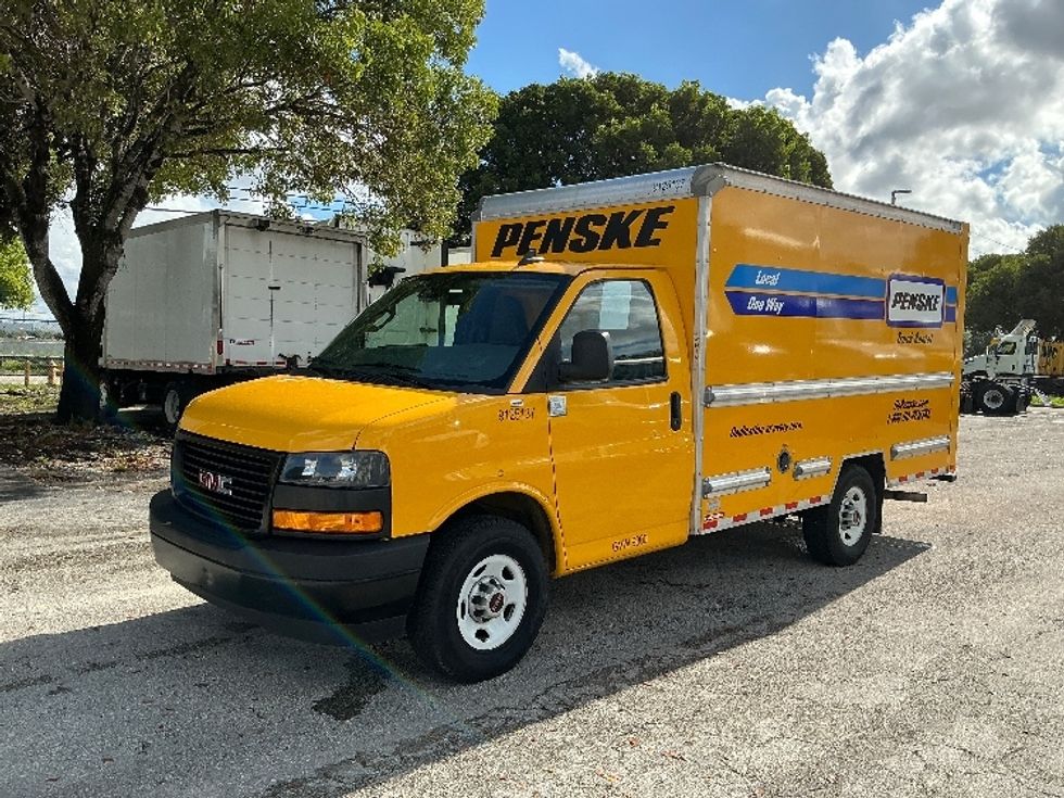 Light Duty Box Truck-Light and Medium Duty Trucks-GMC-2021-Savana G33503-Medley-FL-115,606\n\t\tmiles-$ 24,750 - Image 3