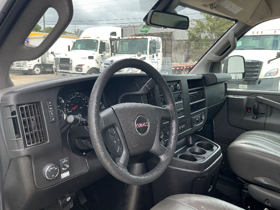 Light Duty Box Truck-Light and Medium Duty Trucks-GMC-2021-Savana G33503-Medley-FL-86,975\n\t\tmiles-$ 31,750 - Image 16