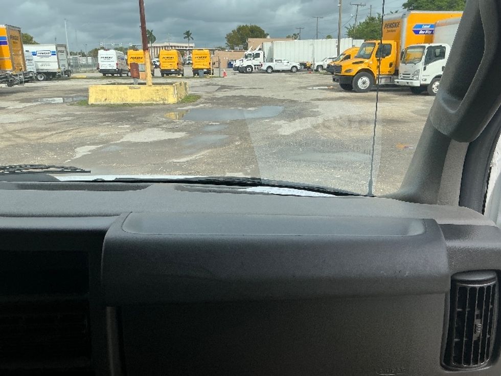 Light Duty Box Truck-Light and Medium Duty Trucks-GMC-2021-Savana G33503-Medley-FL-86,975\n\t\tmiles-$ 31,750 - Image 20