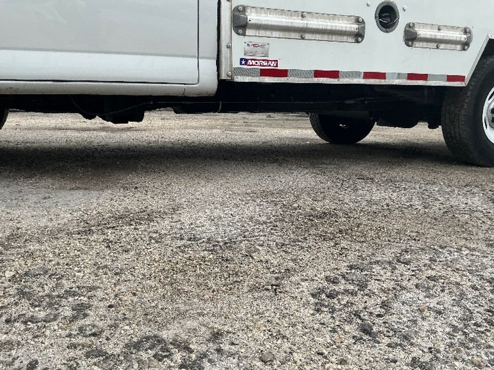 Light Duty Box Truck-Light and Medium Duty Trucks-GMC-2021-Savana G33503-Medley-FL-86,975\n\t\tmiles-$ 31,750 - Image 5