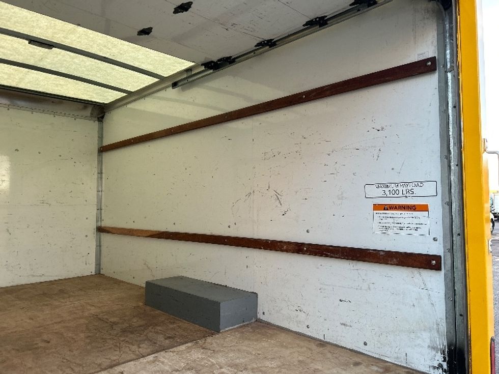 Light Duty Box Truck-Light and Medium Duty Trucks-GMC-2021-Savana G33503-Memphis-TN-102,104\n\t\tmiles-$ 26,000 - Image 11