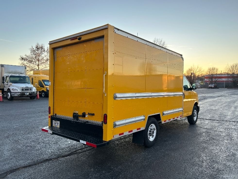 Light Duty Box Truck-Light and Medium Duty Trucks-GMC-2021-Savana G33503-Memphis-TN-102,104\n\t\tmiles-$ 26,000 - Image 12