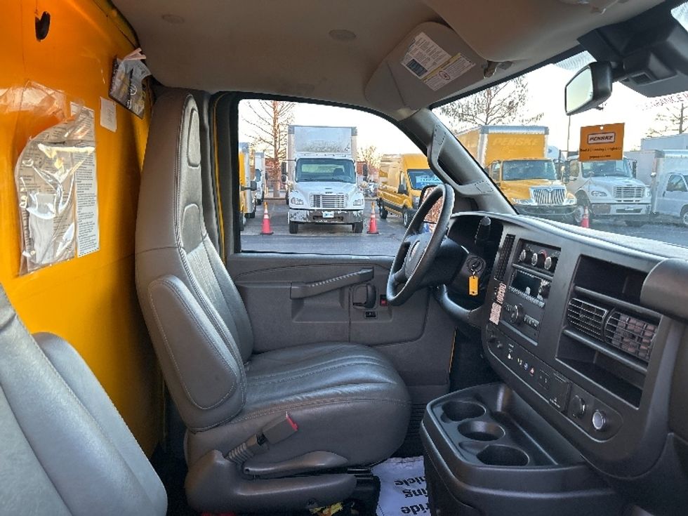 Light Duty Box Truck-Light and Medium Duty Trucks-GMC-2021-Savana G33503-Memphis-TN-102,104\n\t\tmiles-$ 26,000 - Image 21