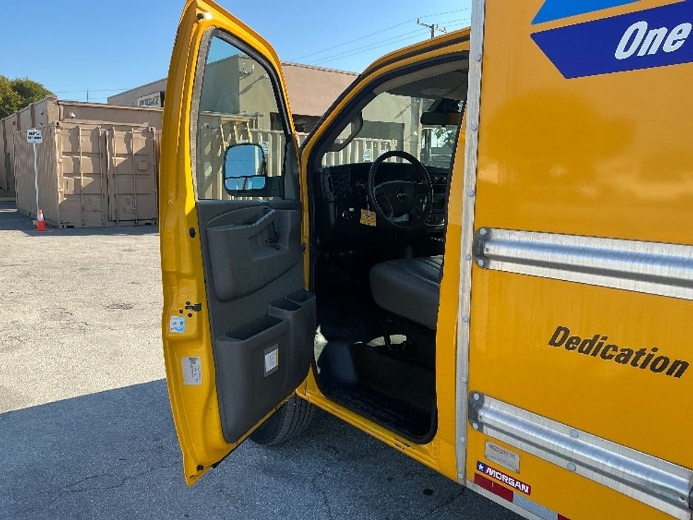 Light Duty Box Truck-Light and Medium Duty Trucks-GMC-2021-Savana G33503-Miami-FL-119,157\n\t\tmiles-$ 25,250 - Image 15