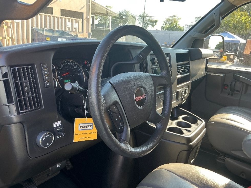 Light Duty Box Truck-Light and Medium Duty Trucks-GMC-2021-Savana G33503-Miami-FL-119,157\n\t\tmiles-$ 25,250 - Image 16