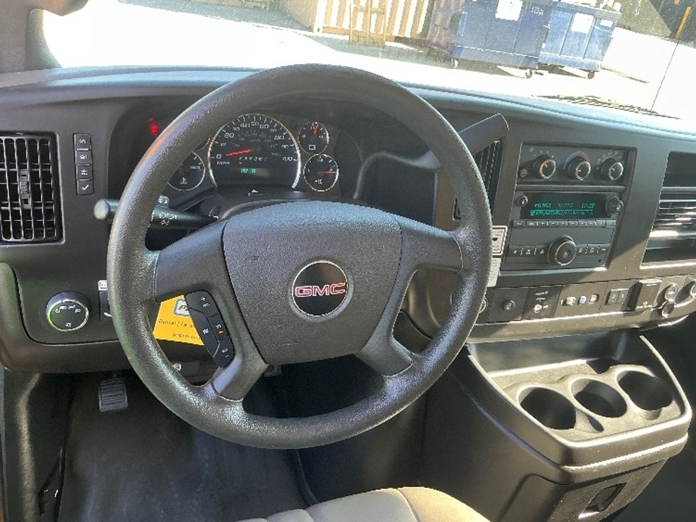 Light Duty Box Truck-Light and Medium Duty Trucks-GMC-2021-Savana G33503-Miami-FL-119,157\n\t\tmiles-$ 25,250 - Image 17