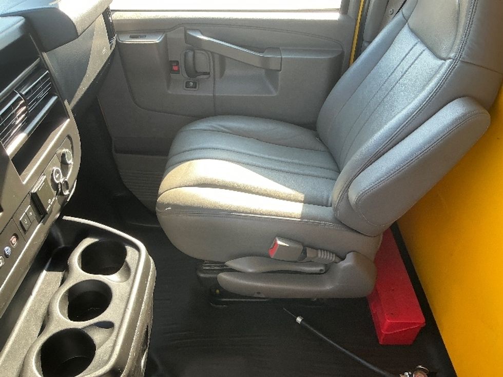 Light Duty Box Truck-Light and Medium Duty Trucks-GMC-2021-Savana G33503-Miami-FL-119,157\n\t\tmiles-$ 25,250 - Image 18