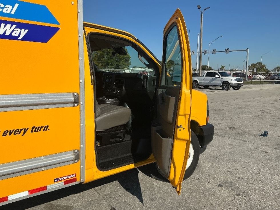 Light Duty Box Truck-Light and Medium Duty Trucks-GMC-2021-Savana G33503-Miami-FL-119,157\n\t\tmiles-$ 25,250 - Image 19