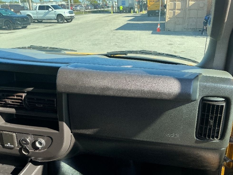 Light Duty Box Truck-Light and Medium Duty Trucks-GMC-2021-Savana G33503-Miami-FL-119,157\n\t\tmiles-$ 25,250 - Image 20