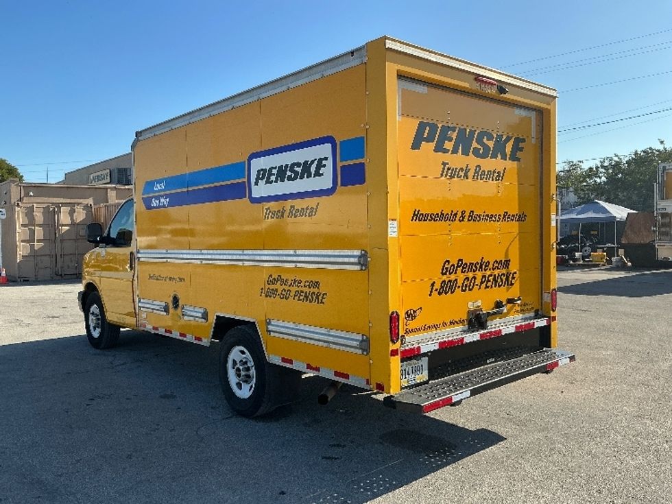 Light Duty Box Truck-Light and Medium Duty Trucks-GMC-2021-Savana G33503-Miami-FL-119,157\n\t\tmiles-$ 25,250 - Image 6